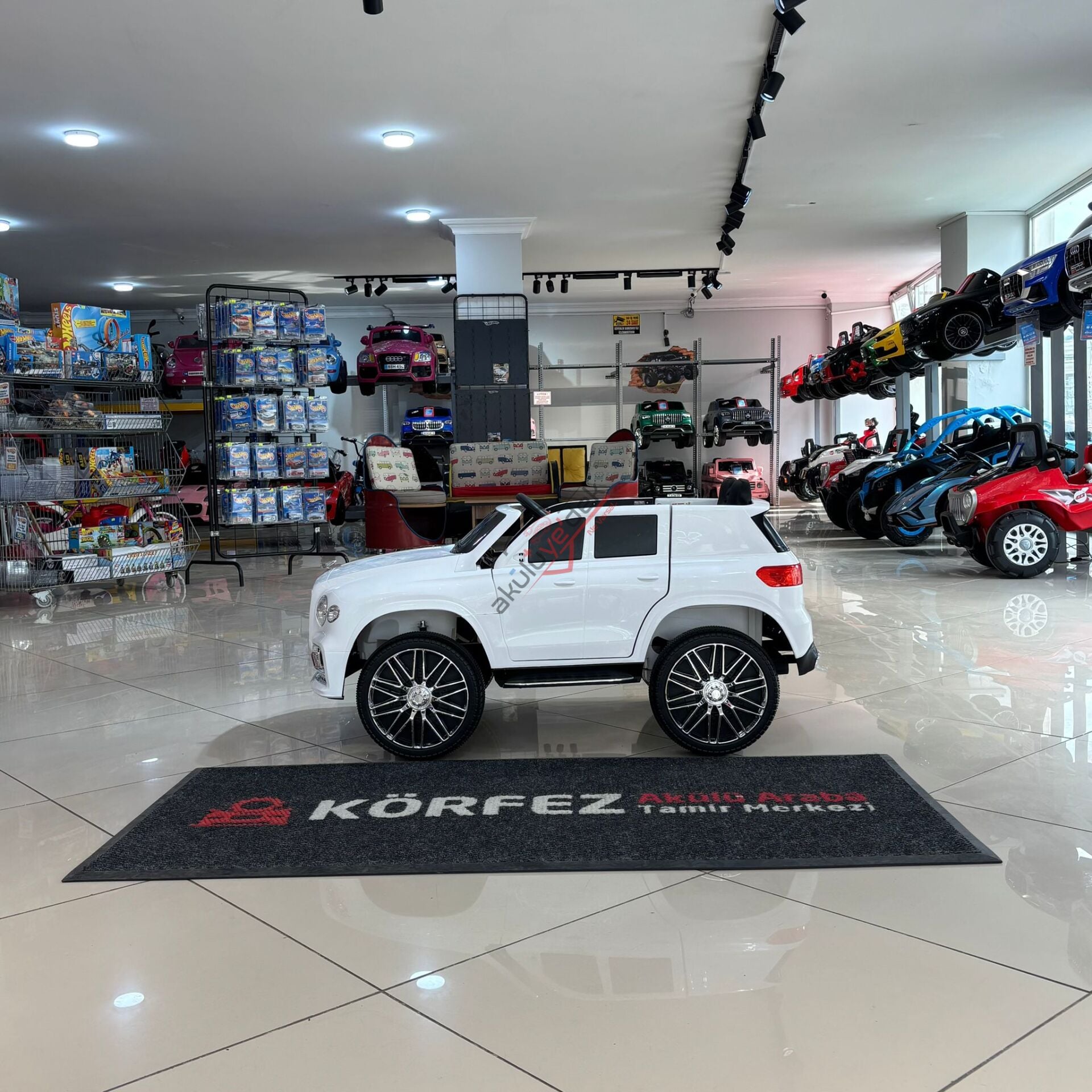 Akar Boss GT  Uzaktan Kumandalı 4X2 12 VOLT Akülü