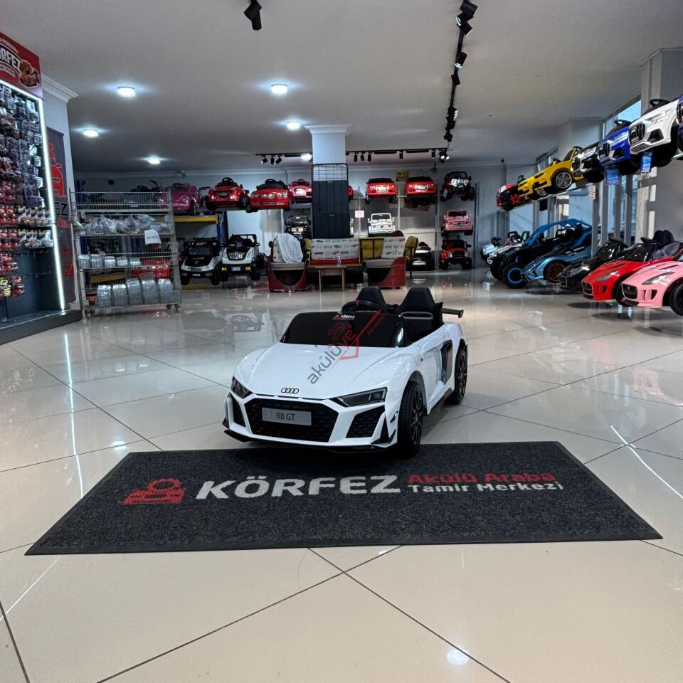 Audı R8 12 V Akulu Araba (Beyaz)