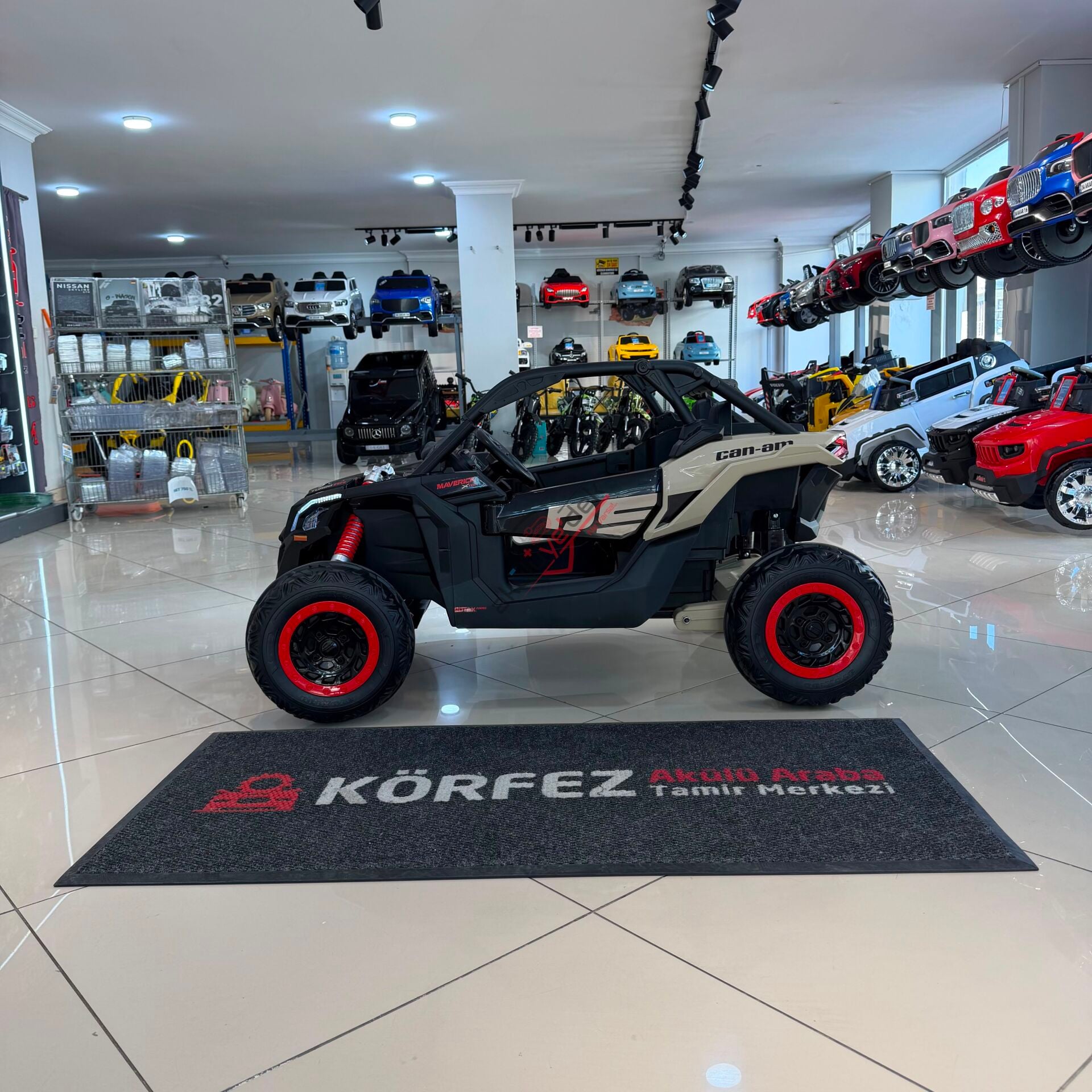 Can-Am Maverick 24V 4x4 Akülü Araba