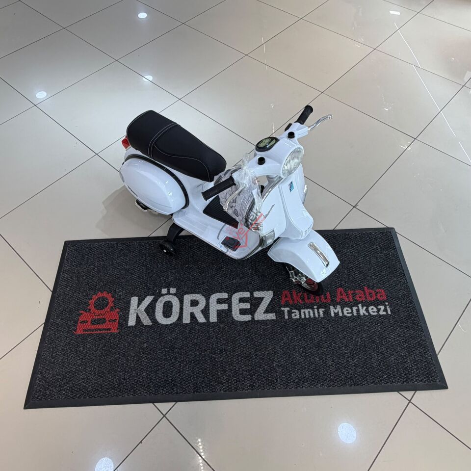 lisanslı Vespa çocuk akülü motosikleti