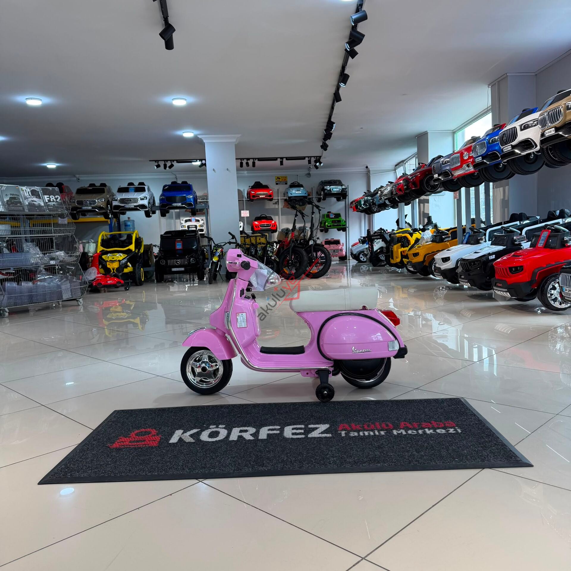 lisanslı Vespa çocuk akülü motosikleti