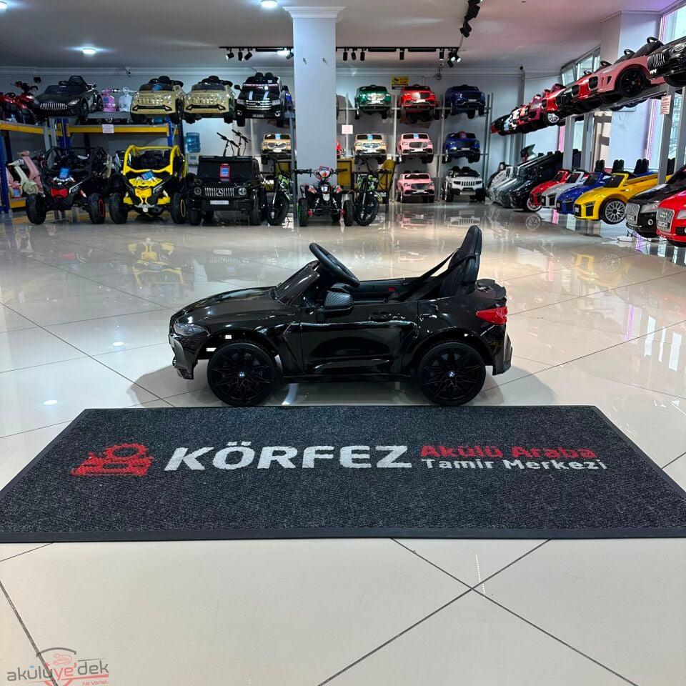 BMW M4 Lisanslı Akülü Araba