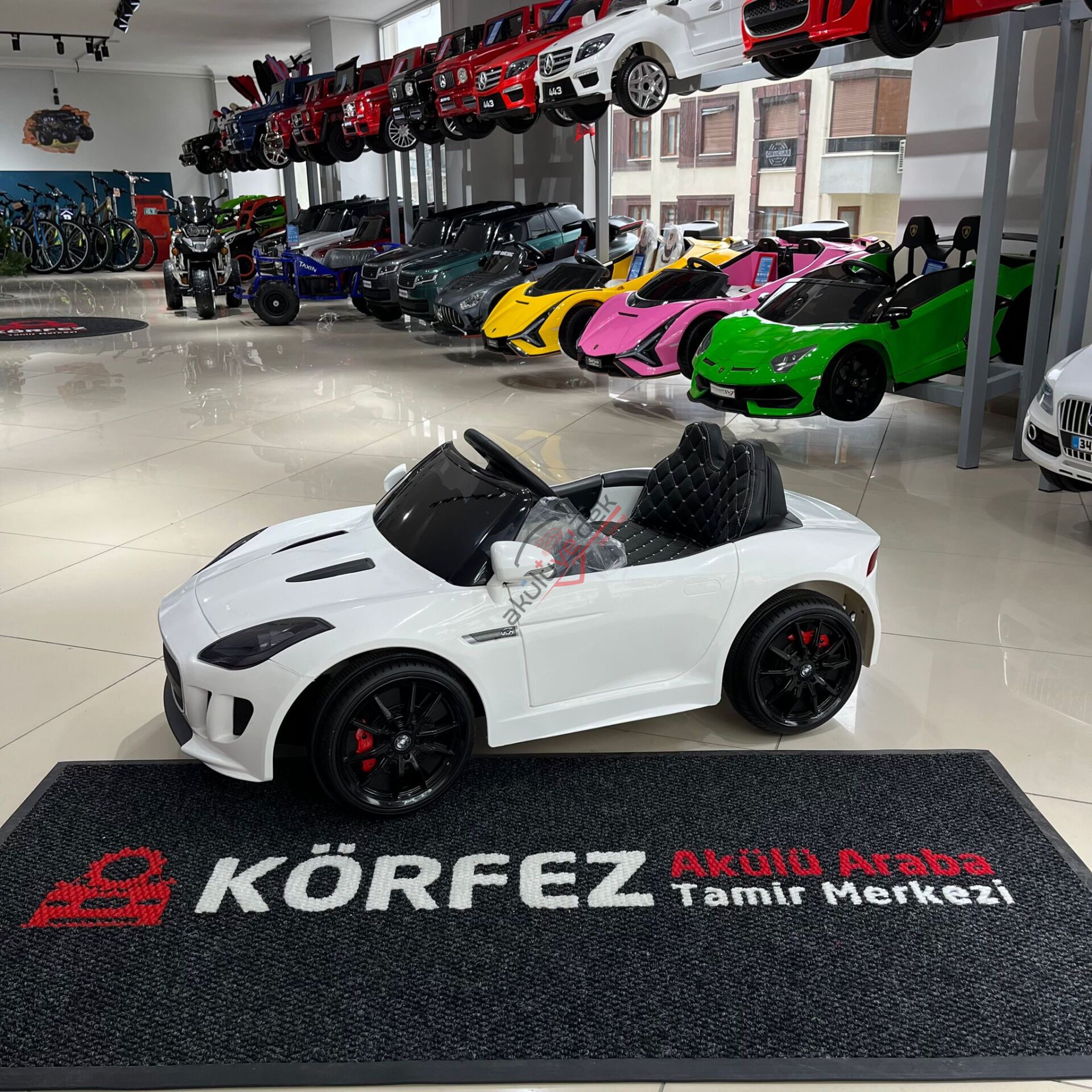 442 COUGAR AKÜLÜ ARABA 12V KUMANDALI - BEYAZ