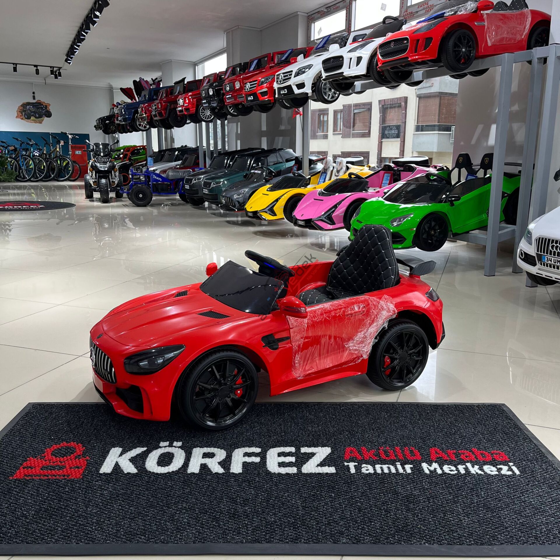 444 GTR SPORT AKÜLÜ ARABA 12V - KIRMIZI