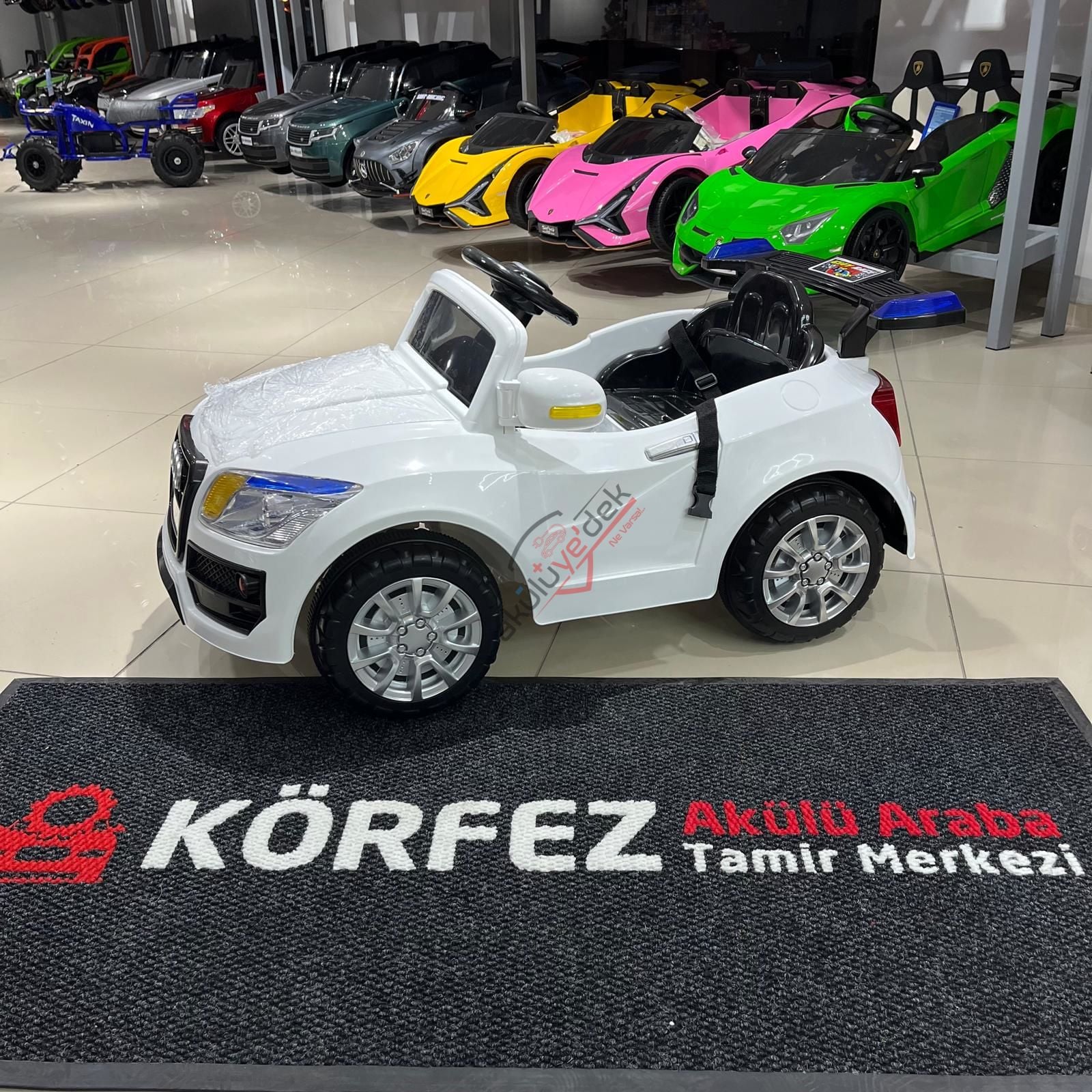 BABYHOPE 436 E-DRİVE-5 AKÜLÜ ARABA 12V KUMANDALI - BEYAZ