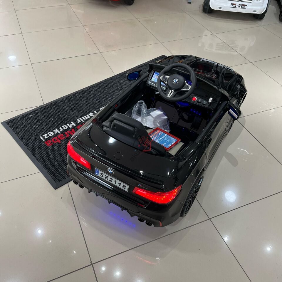 LİSANSLI BMW M5 24V DRİFT ÖZELLİKLİ AKÜLÜ ARABA