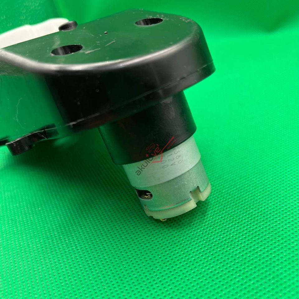 BABYHOPE W442 12V AKÜLÜ ARABA DİREKSİYON ŞANZIMANI