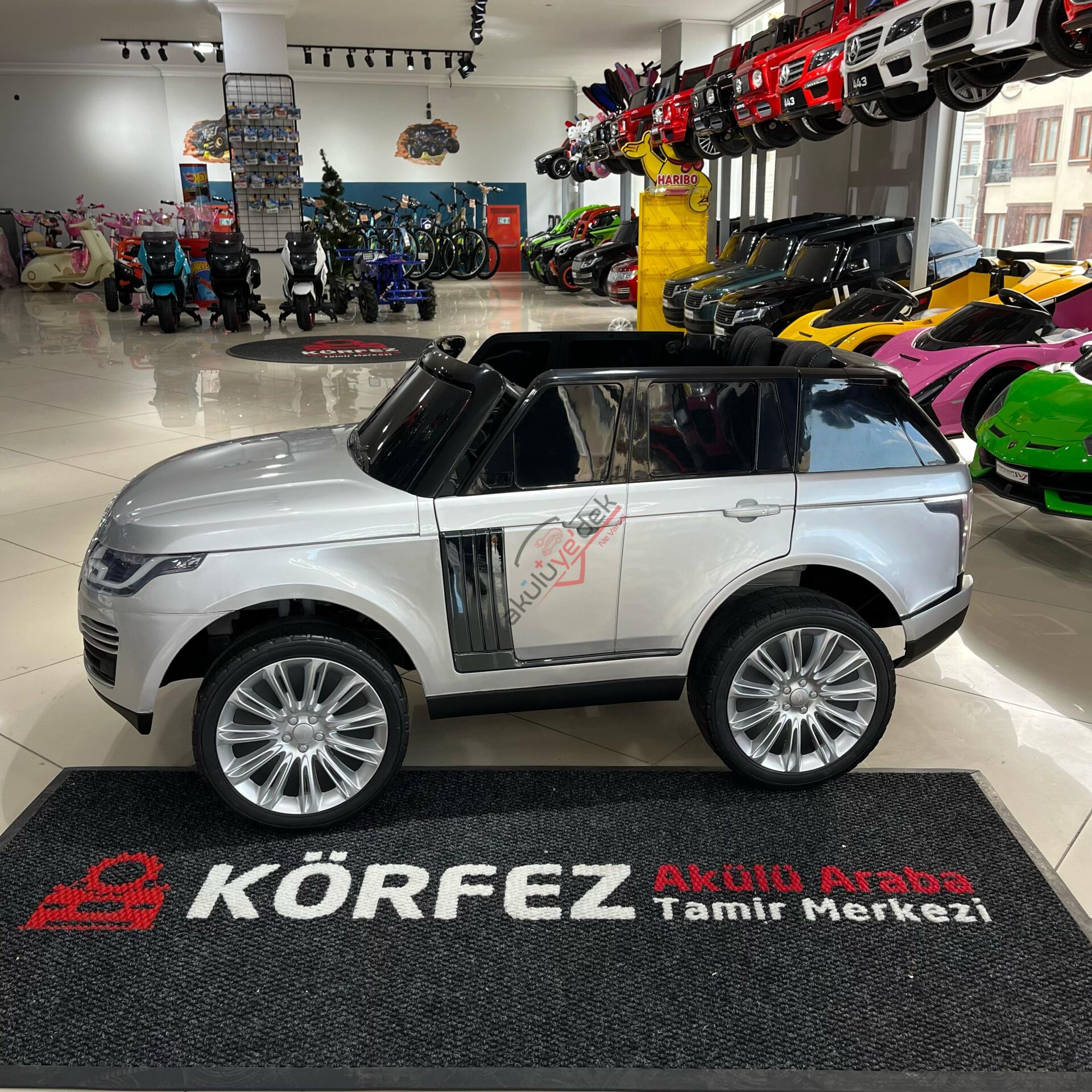 24V Range Rover Tabletli Akülü Araba çift kişilik