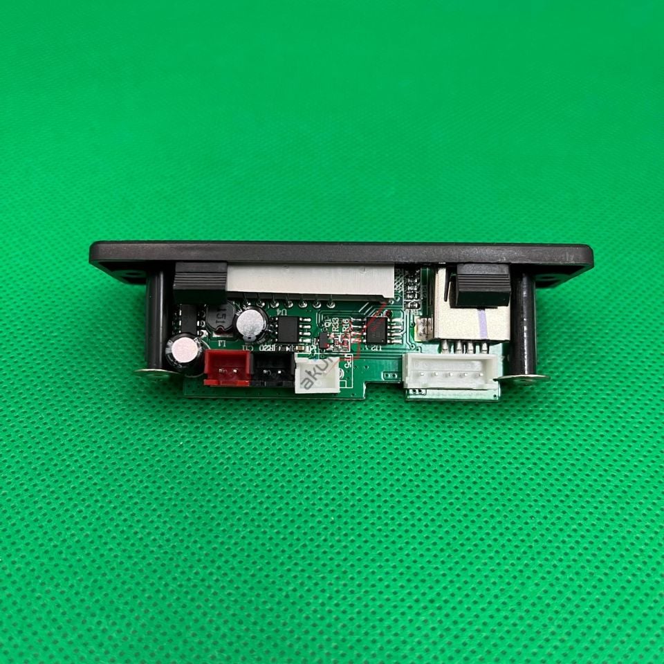 ALİŞ AKÜLÜ ARABA MP3 ÇALAR