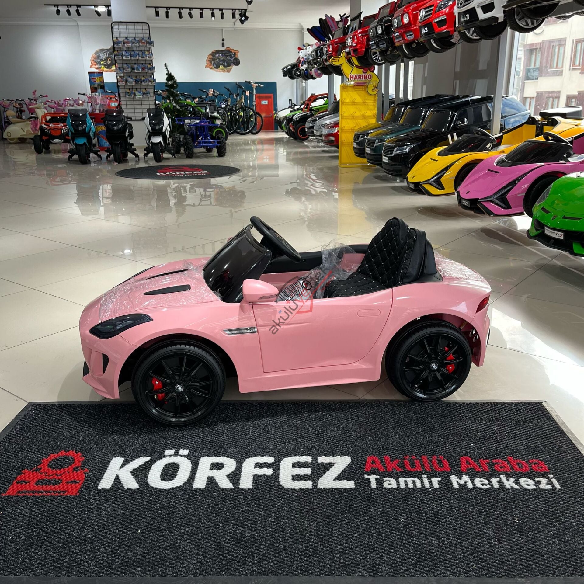 442 COUGAR AKÜLÜ ARABA 12V KUMANDALI -PEMBE
