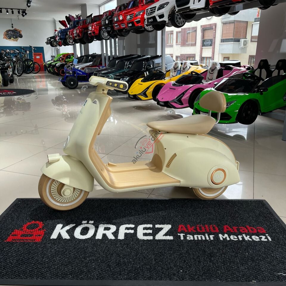 12V vespa dizayn Akülü Motor krem