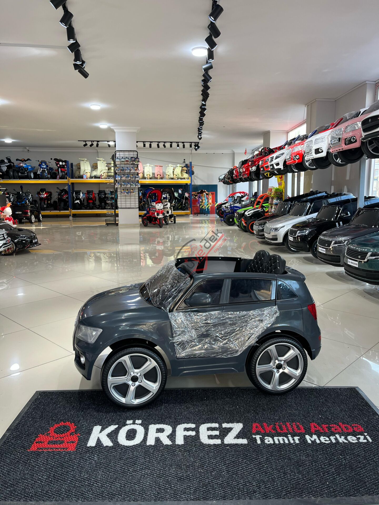 437 Q-SUB AKÜLÜ ARABA 12V - ANTRASİT