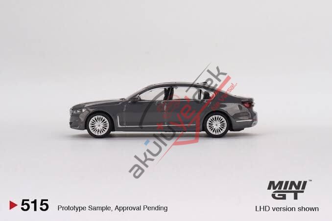 Mini GT BMW 750Li xDrive Bernina Grey Amber Effect MGT00515