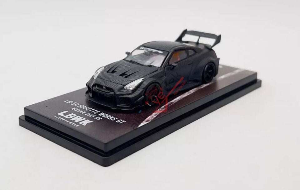 Inno 1/64 NISSAN GT-R (R35) LBWK SUPER SILHOUETTE 35GT-RR Full Carbon IN64-LBWKR35-FC
