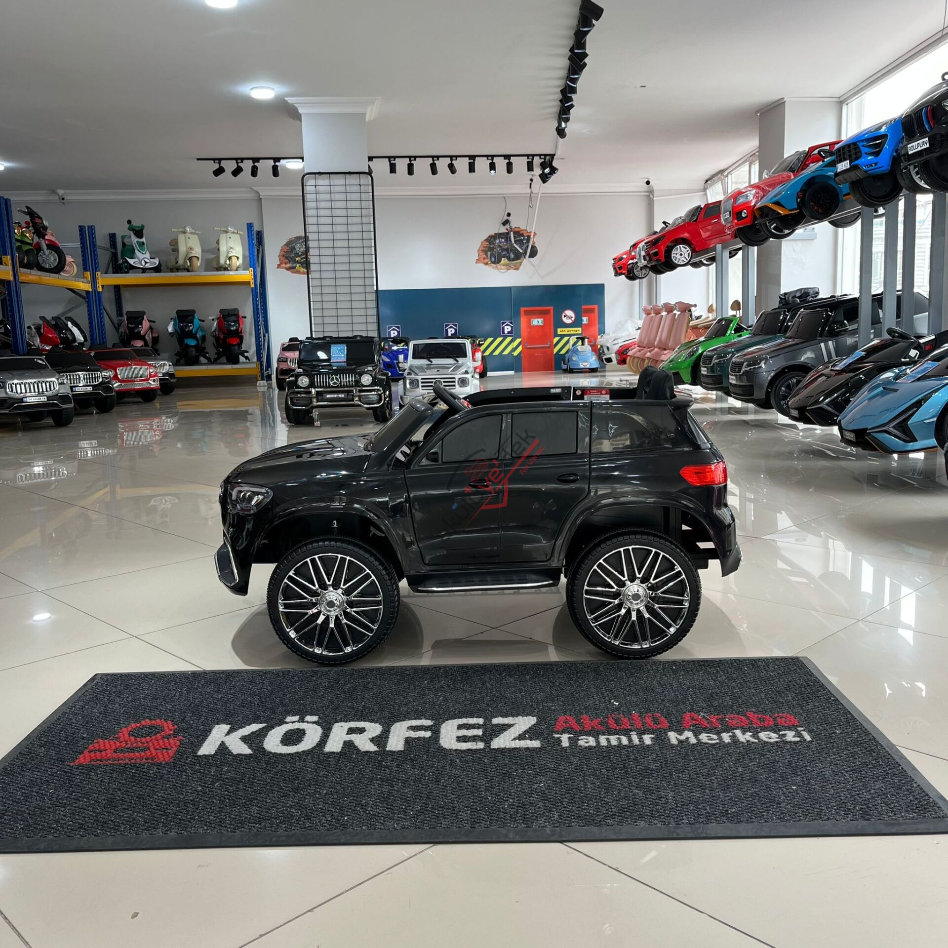 Akar Admire GT Siyah Uzaktan Kumandalı 4X2 12 VOLT Akülü Araba(97-114)