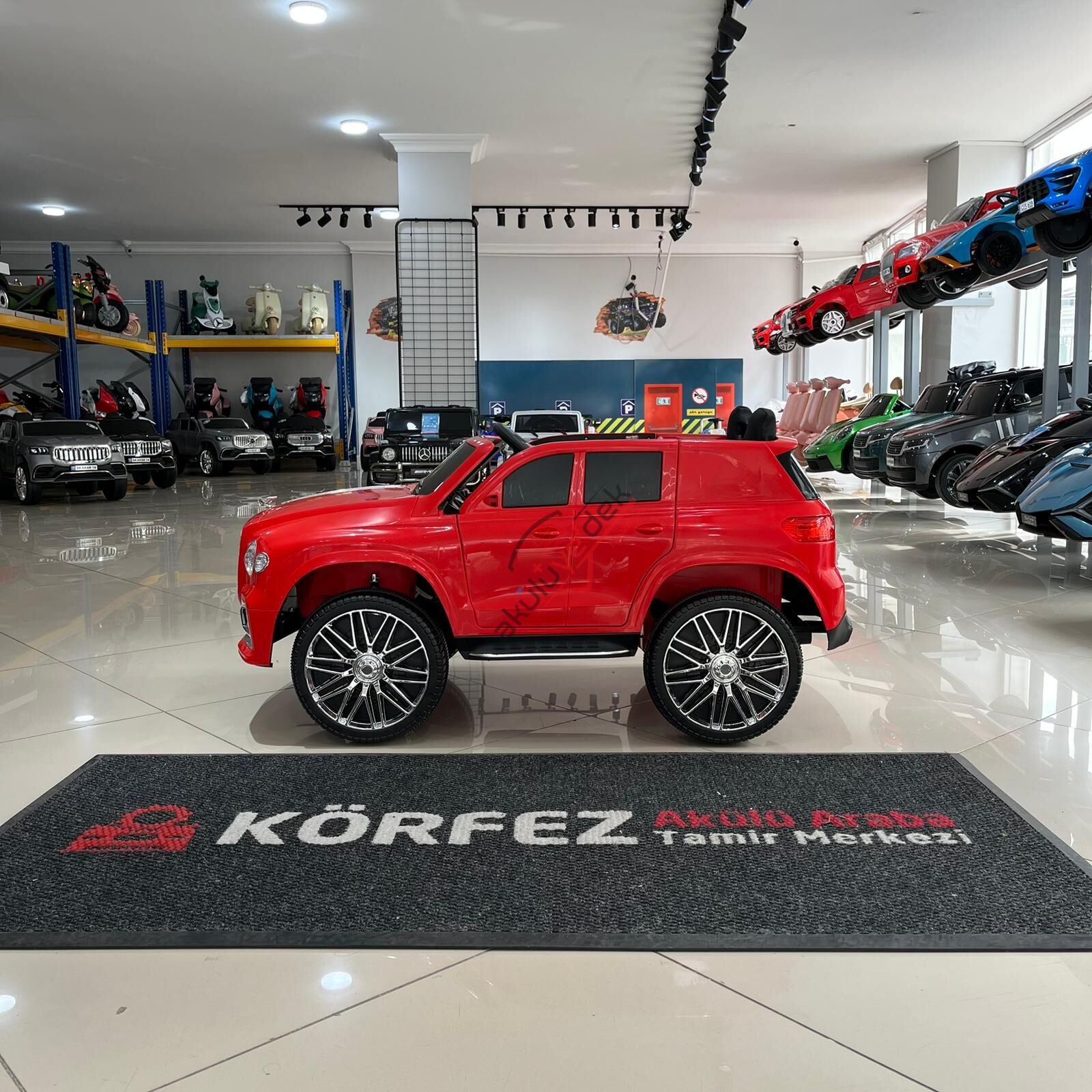 Akar Boss GT Kırmızı Uzaktan Kumandalı 4X2 12 VOLT Akülü Araba(97-053)