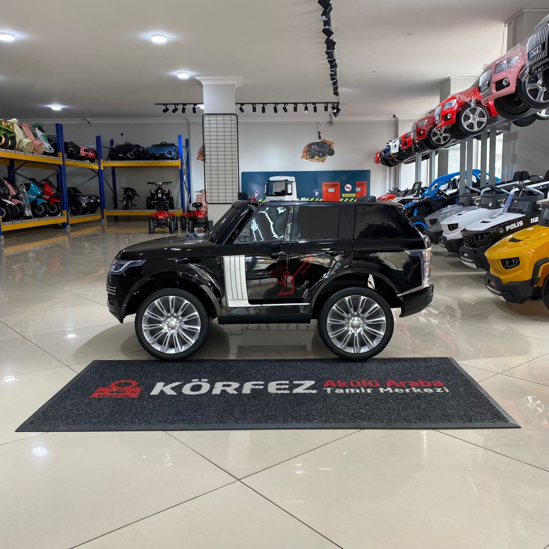 RANGE ROVER MEGA BOY