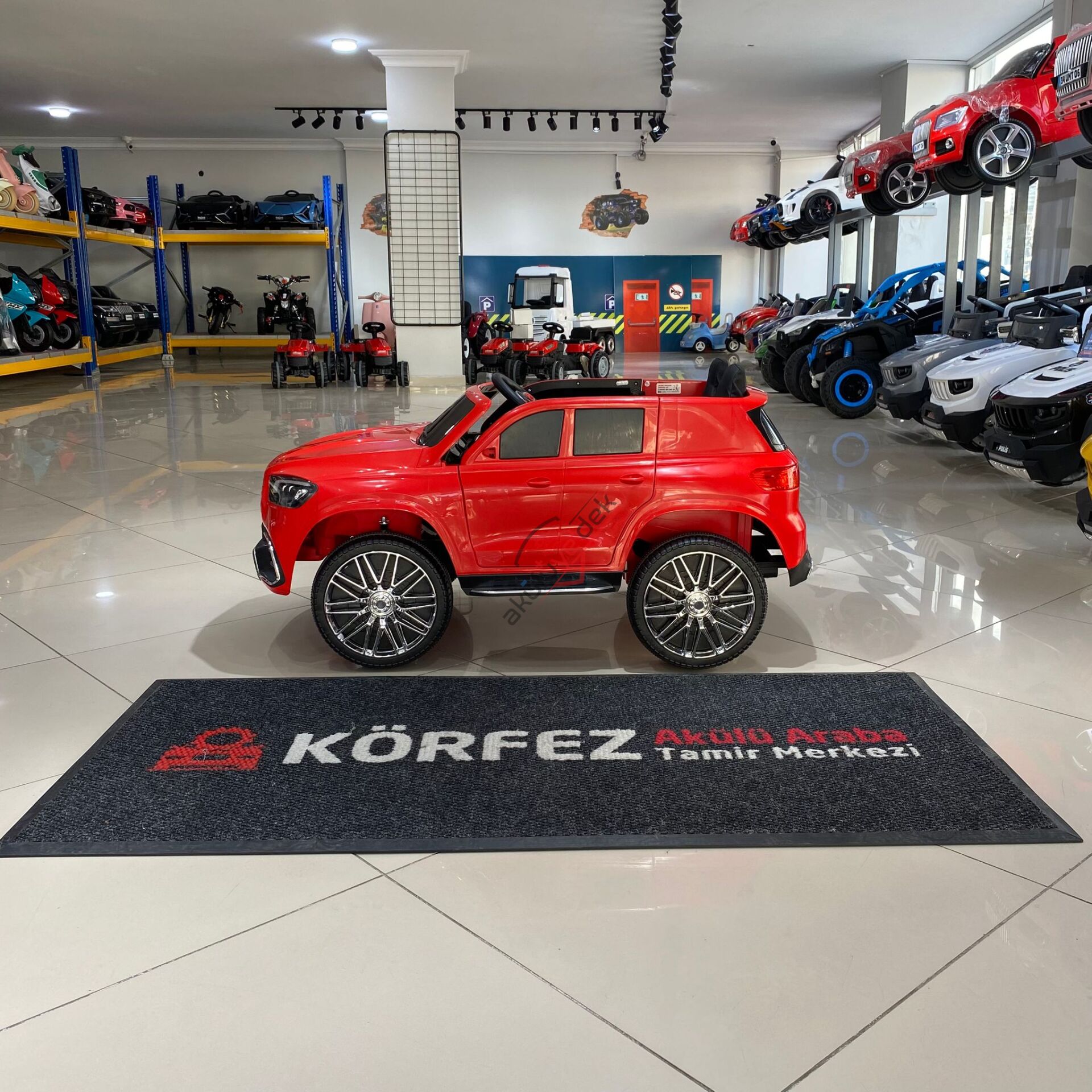 Akar Voyage GT kırmızı Uzaktan Kumandalı 4X2 12 VOLT Akülü Araba(97-244)