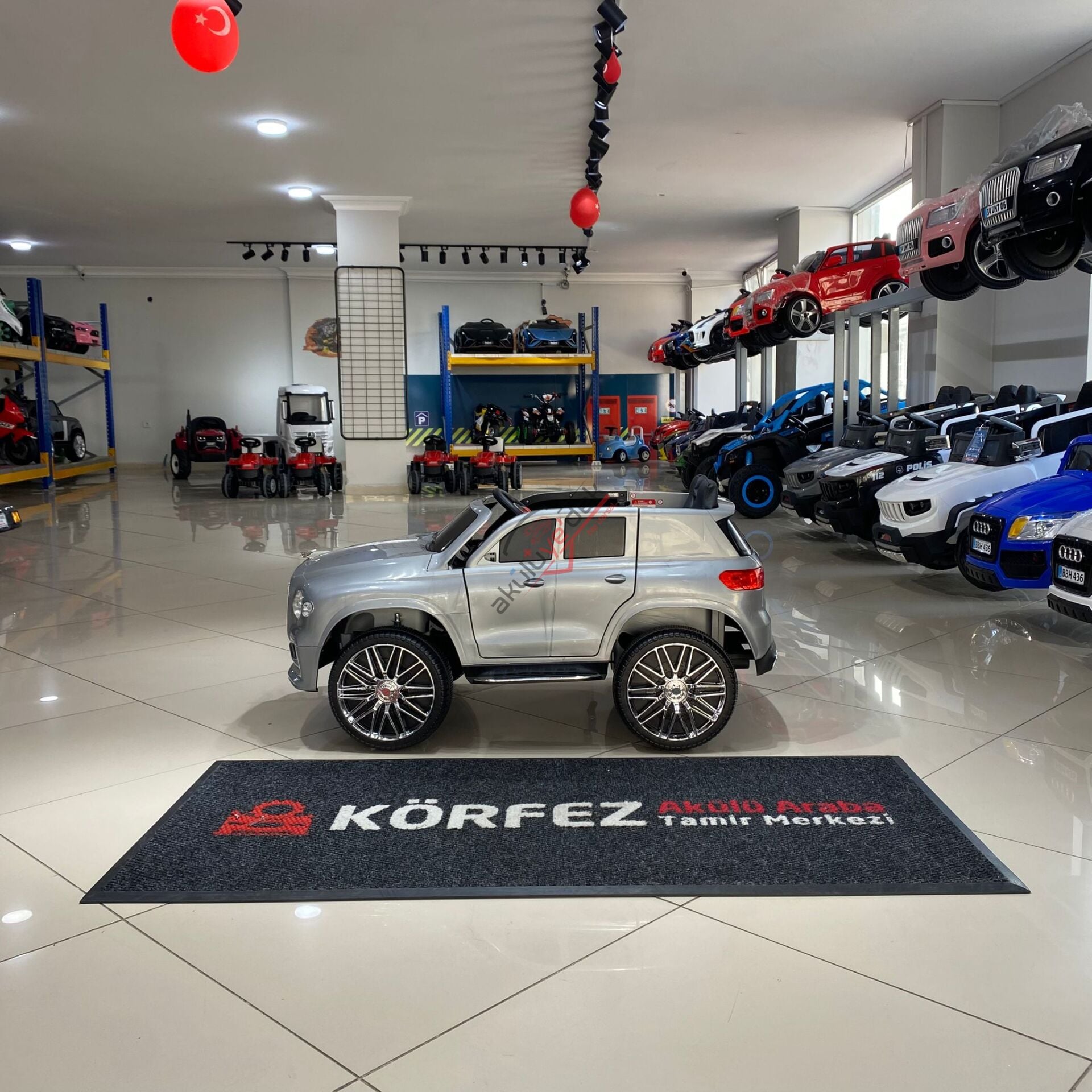 Akar Boss GT GRİ Uzaktan Kumandalı 4X2 12 VOLT Akülü Araba