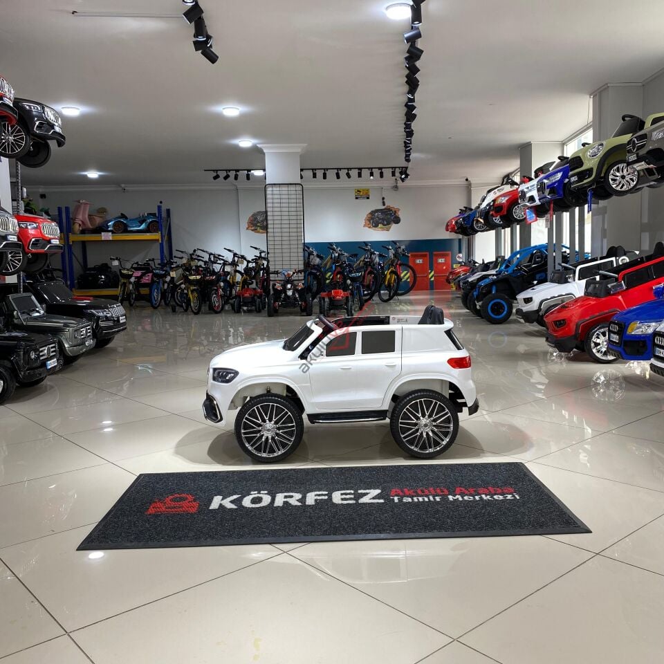 Akar Voyage GT beyaz  Uzaktan Kumandalı 4X2 12 VOLT Akülü Araba(97-244)