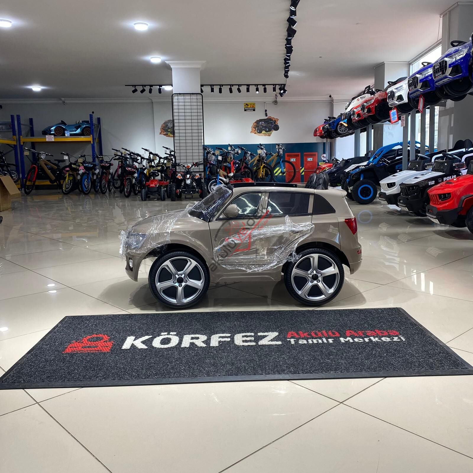 437 Q-SUV AKÜLÜ ARABA 12V
