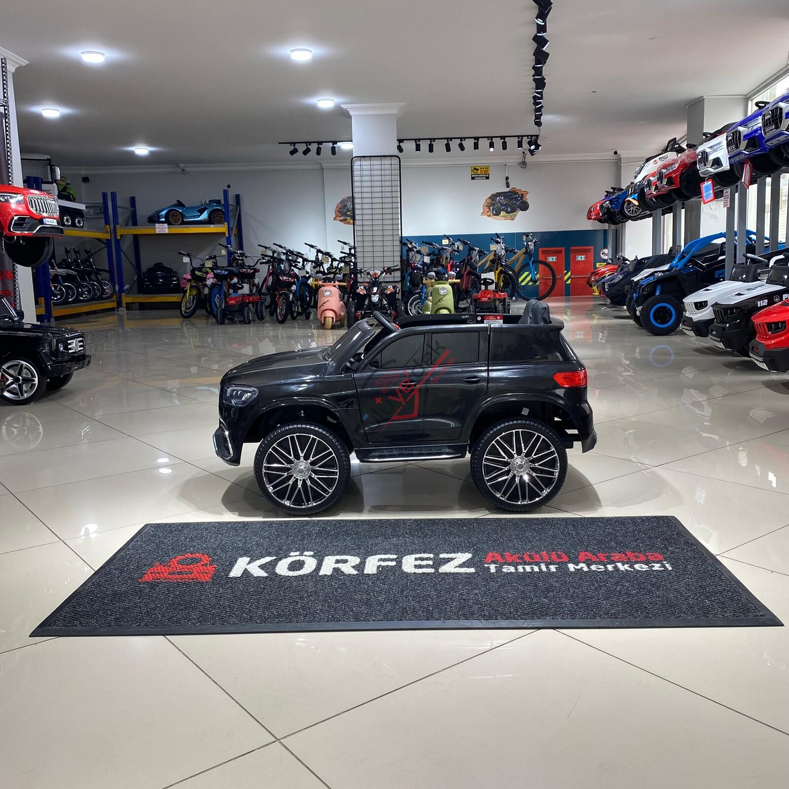 AKAR ATA GT SİYAH Uzaktan Kumandalı 4X2 12 VOLT Akülü Araba(97-053)