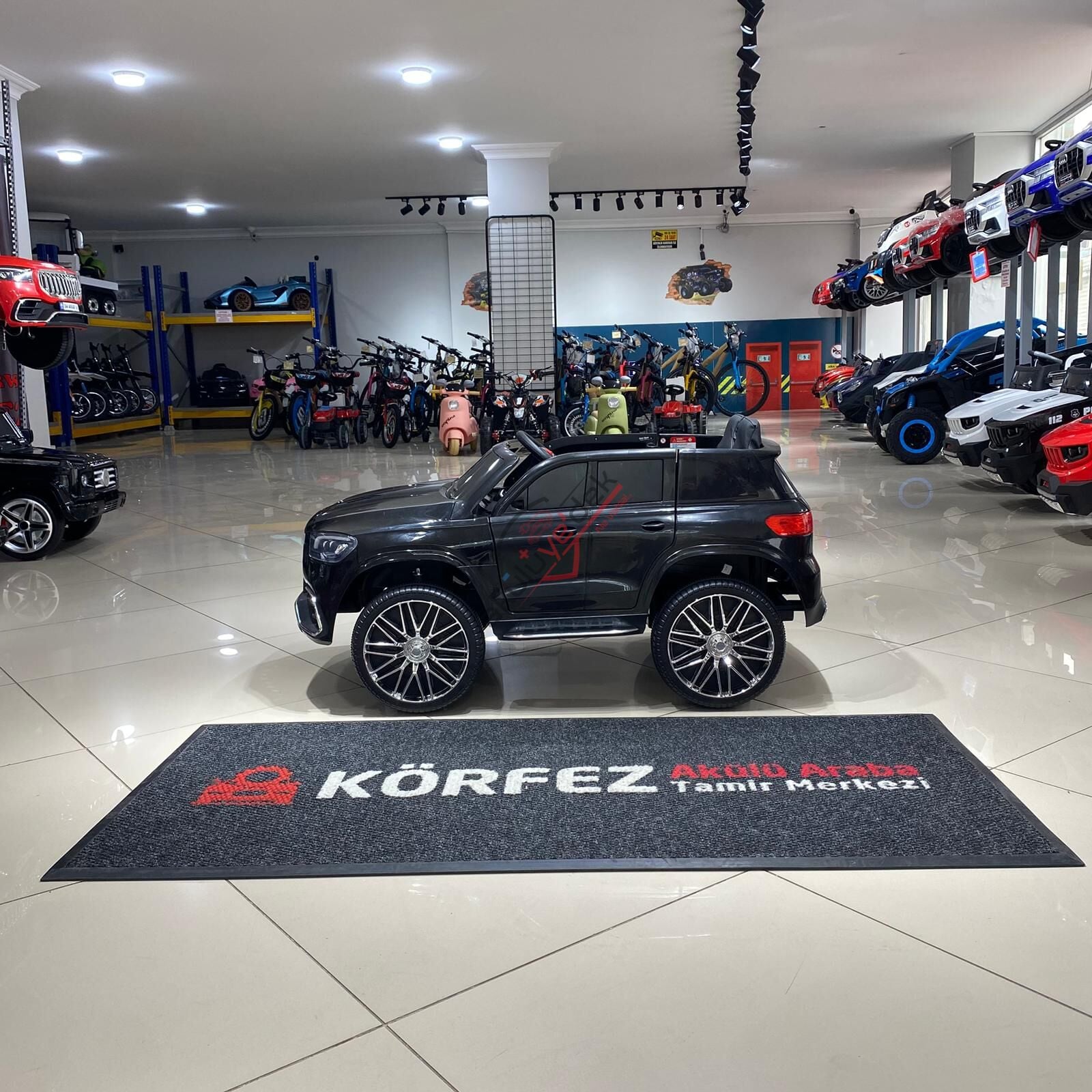 AKAR ATA GT SİYAH Uzaktan Kumandalı 4X2 12 VOLT Akülü Araba(97-053)