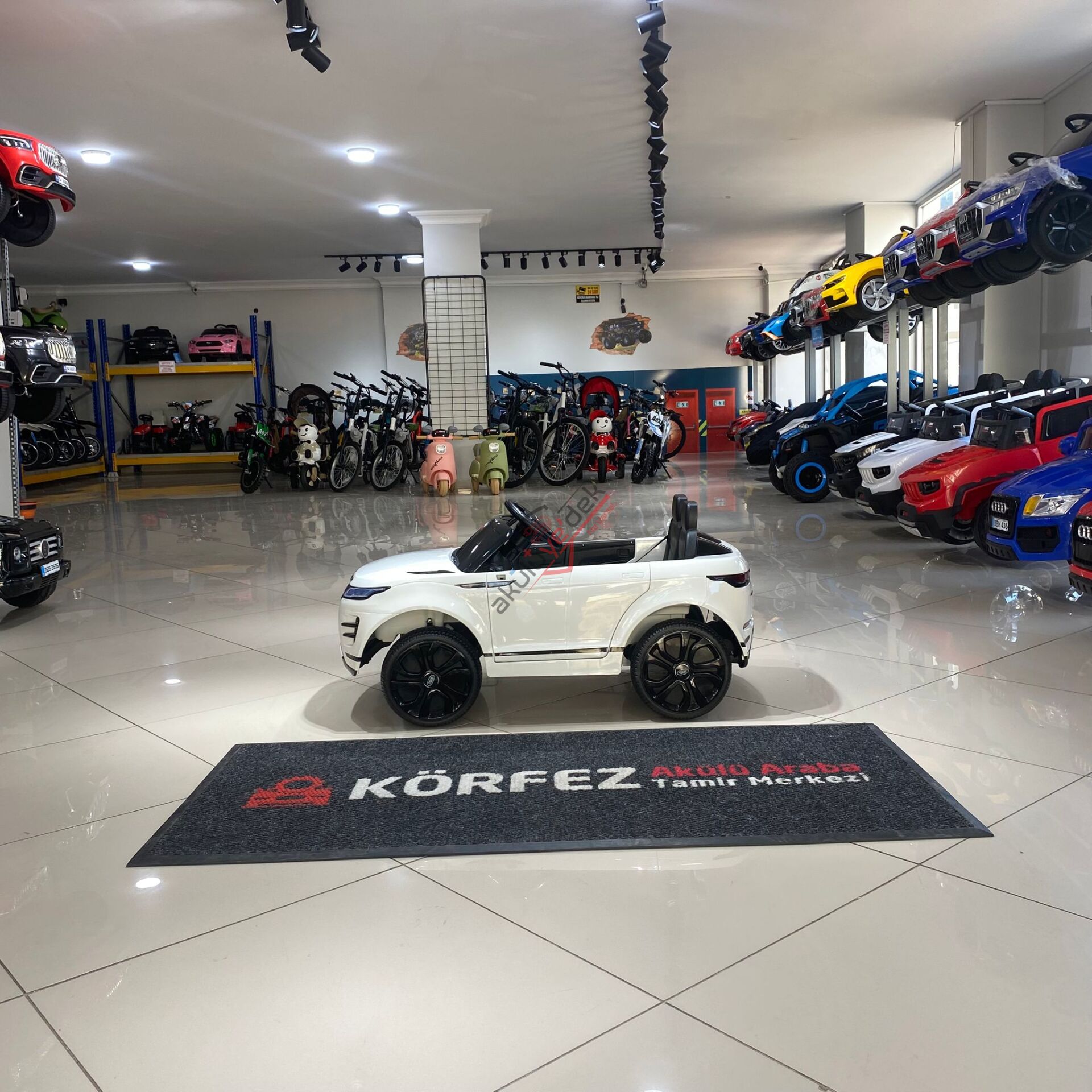 LİSANSLI RANGE ROVER BEYAZ