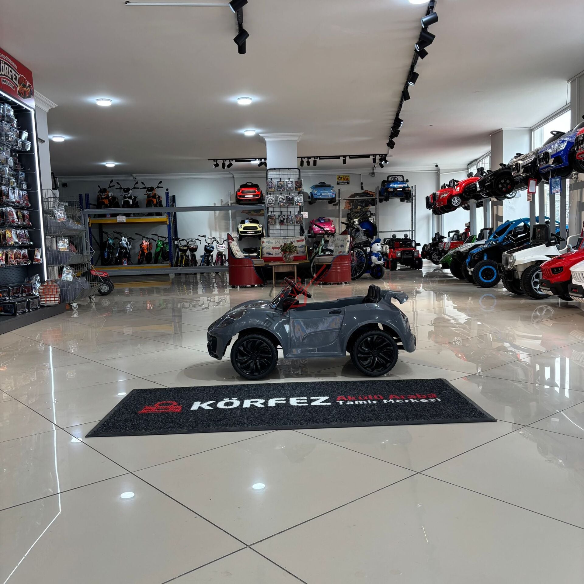 Dolu Daytona 8097 12 V Uzaktan Kumandalı Akülü Araba