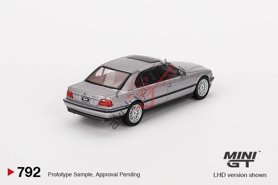 Mini GT 1/64 BMW 750IL Aspen Silver Metallic MGT00792