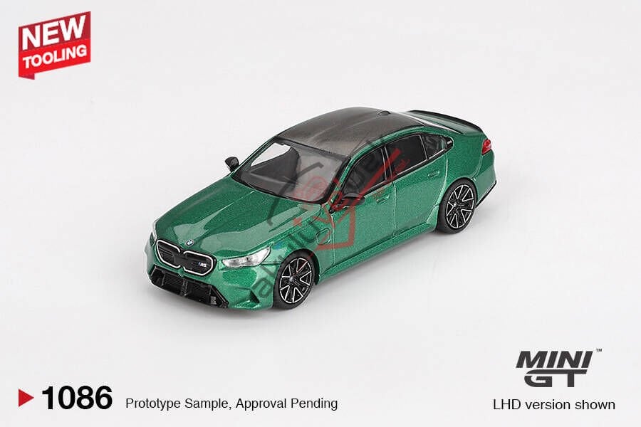 Mini GT 1/64 BMW M5 (G90) Isle of Man Green Metallic MGT01086