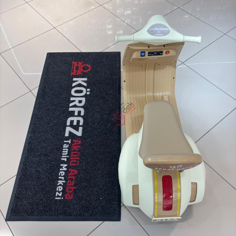 12V vespa dizayn Akülü Motor krem rengi