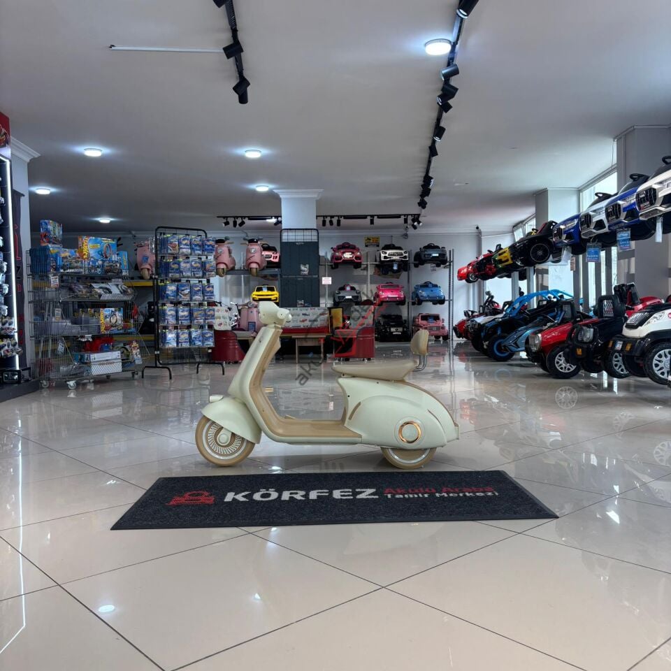 12V vespa dizayn Akülü Motor krem rengi